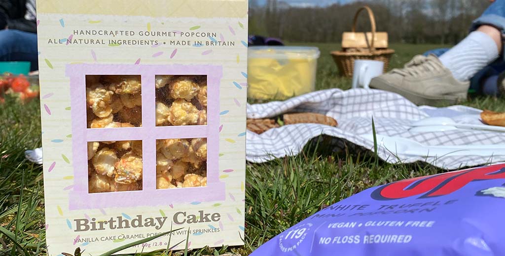 How to pack the perfect snack spread for your next spring picnic? Read all about it in Popcorn Shed's latest blog post