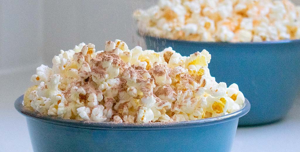 In this blog post, we will explore the different ways to season popcorn and reveal the best seasonings to use, helping you to make the tastiest fresh popcorn at home.